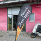 Beachflag aufgestellt mit