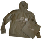 Hoodie mit Stick & QR-Patch als DTF Druck aufgenäht